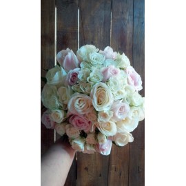 Buchet cununie mix trandafiri si minirosa