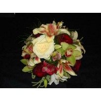 Buchet rotund din flori asortate 
