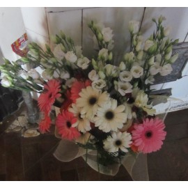 Buchet  gerbera si lisianthus