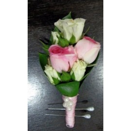 Cocarde naturale  trandafiri si minirosa