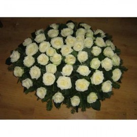 Coroana funerara  din trandafiri