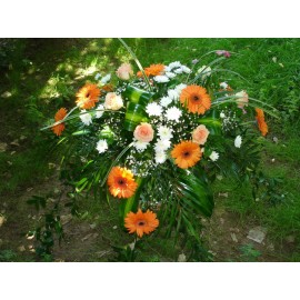 Aranjament de masa trandafiri gerbera si crizanteme