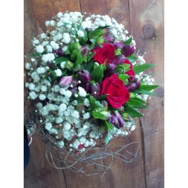 Buchet din trandafiri ci alstroemeria